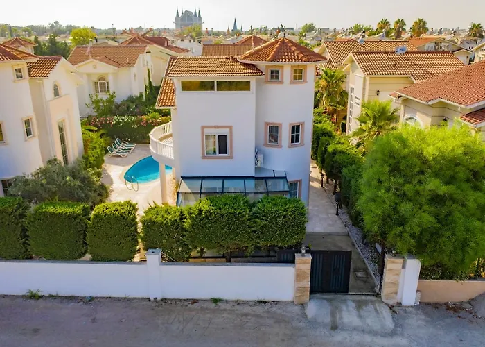 Private With Pool Near The Μπέλεκ