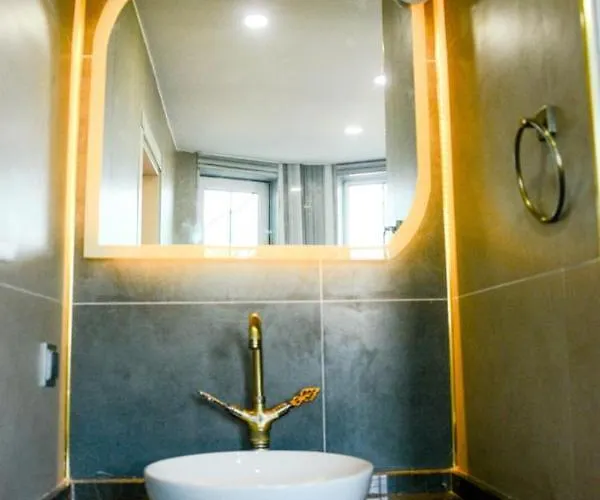 Private With Pool Near The Μπέλεκ