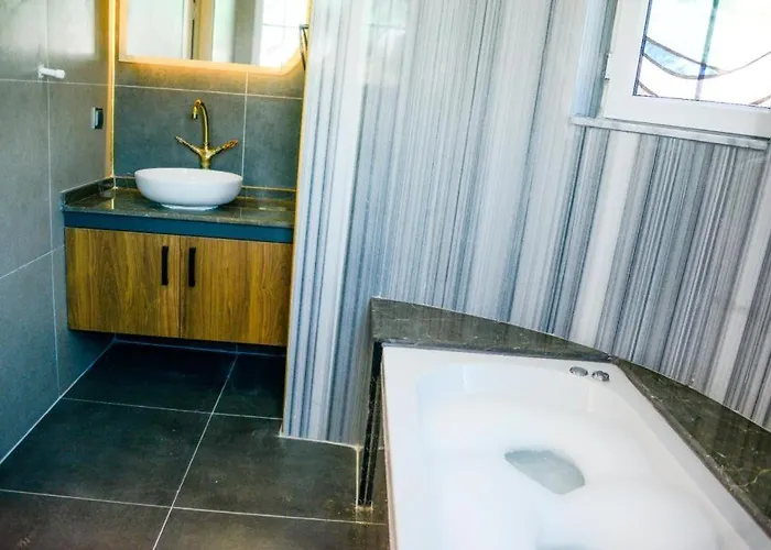 Βίλα Private With Pool Near The *