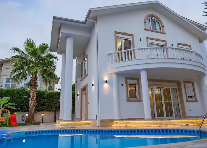 Private With Pool Near The Villa