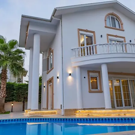 Private With Pool Near The Villa