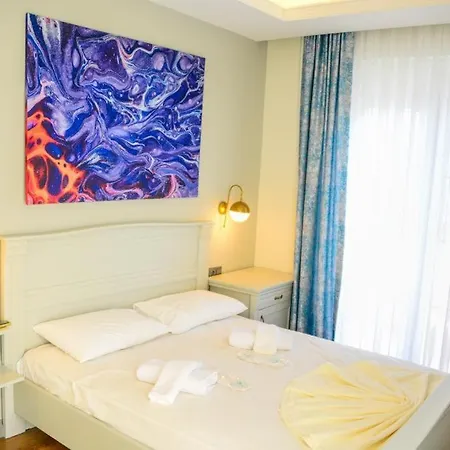 Private With Pool Near The بيليك