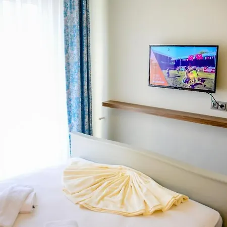 Private With Pool Near The بيليك